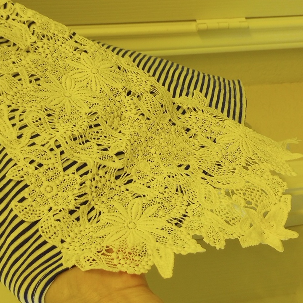 EMBROIDERY KNIT DETAILED TOP - Picture 4 of 6